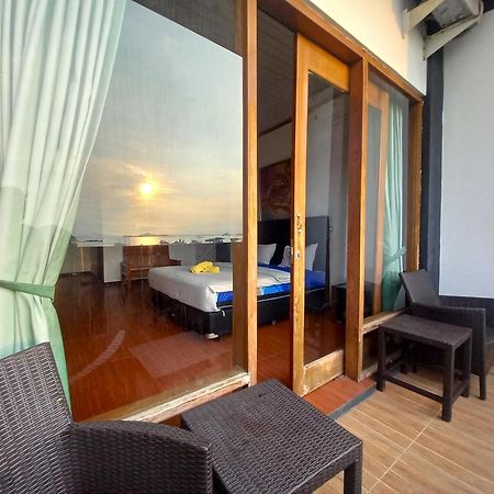 Dc Hotel & Hostel Лабуан-Баджо Екстер'єр фото