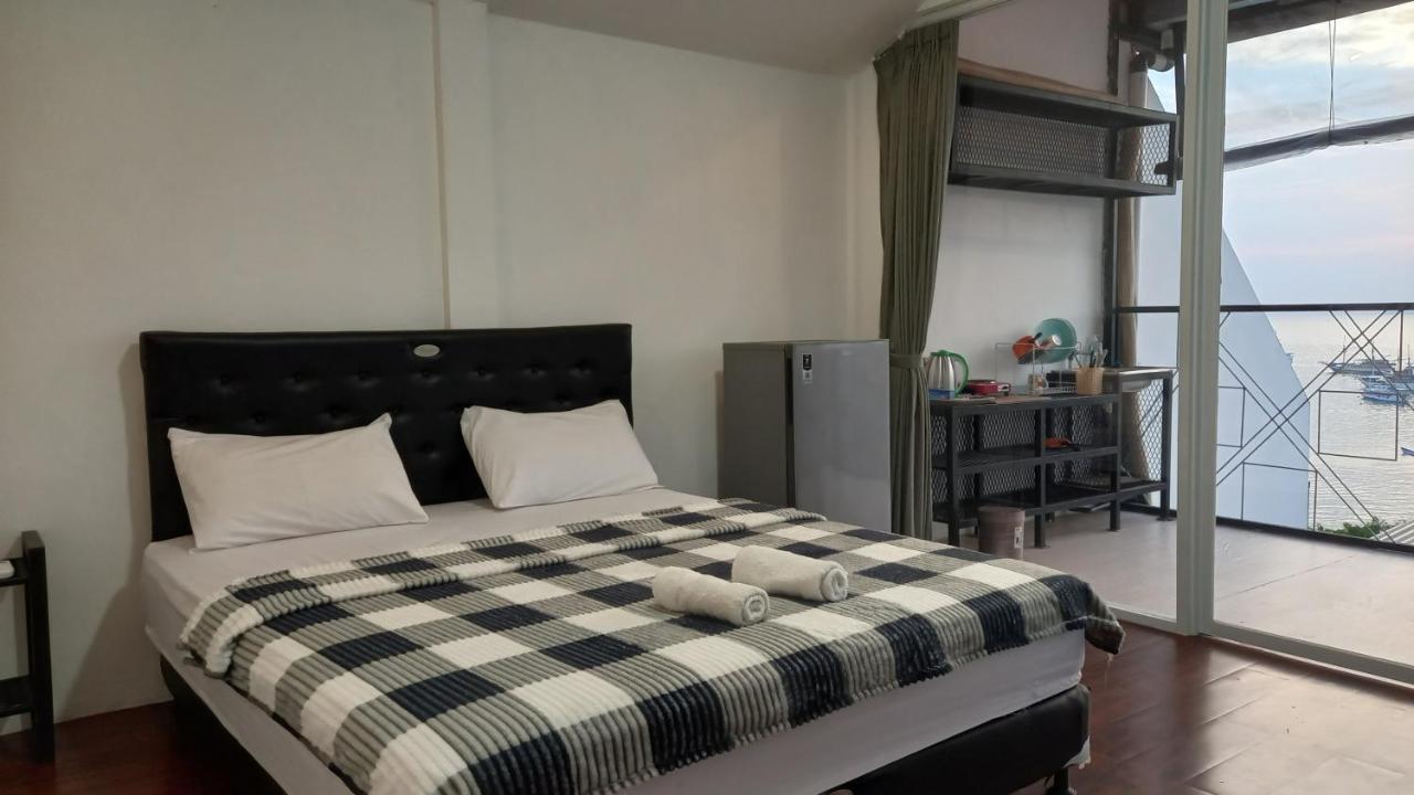 Dc Hotel & Hostel Лабуан-Баджо Екстер'єр фото