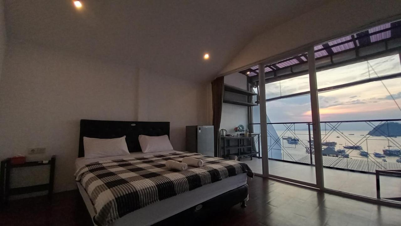 Dc Hotel & Hostel Лабуан-Баджо Екстер'єр фото